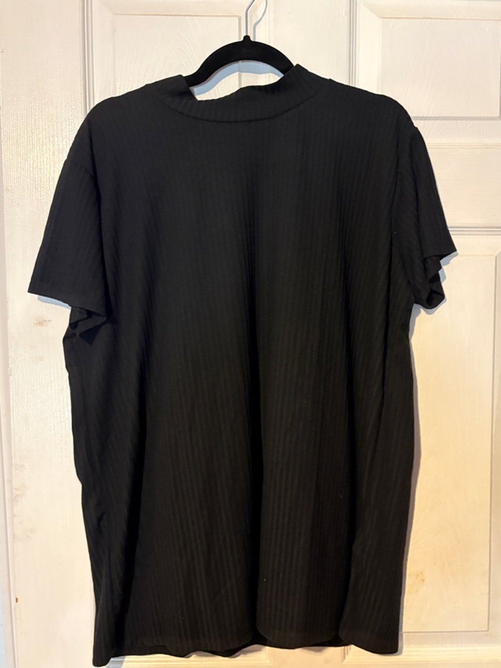 LuLaRoe Ruth Black Ribbed Mock Neck Short Sleeve Tunic Tee - Picture 2 of 2